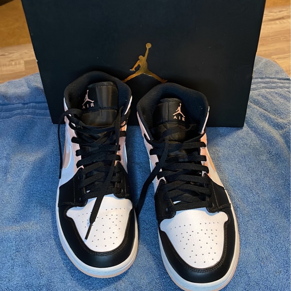 Air Jordan 1 Mid Arctic Orange Black Toe 554724-134 Excellent Condition size10.5